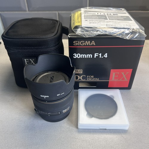 Sigma 30mm dc hsm lens - f1.4,