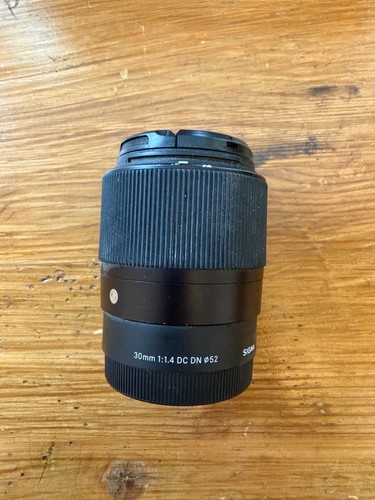 Sigma 30mm dc dn - 30mm,